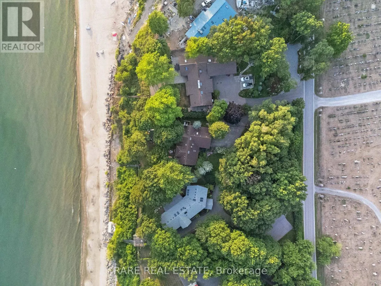735 LAKESHORE ROAD E