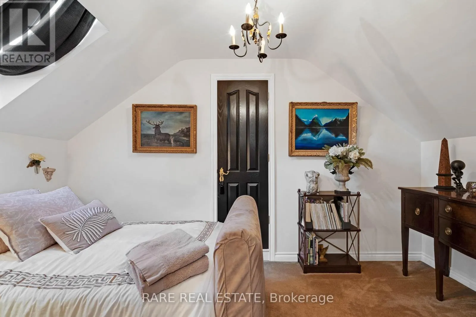 735 LAKESHORE ROAD E