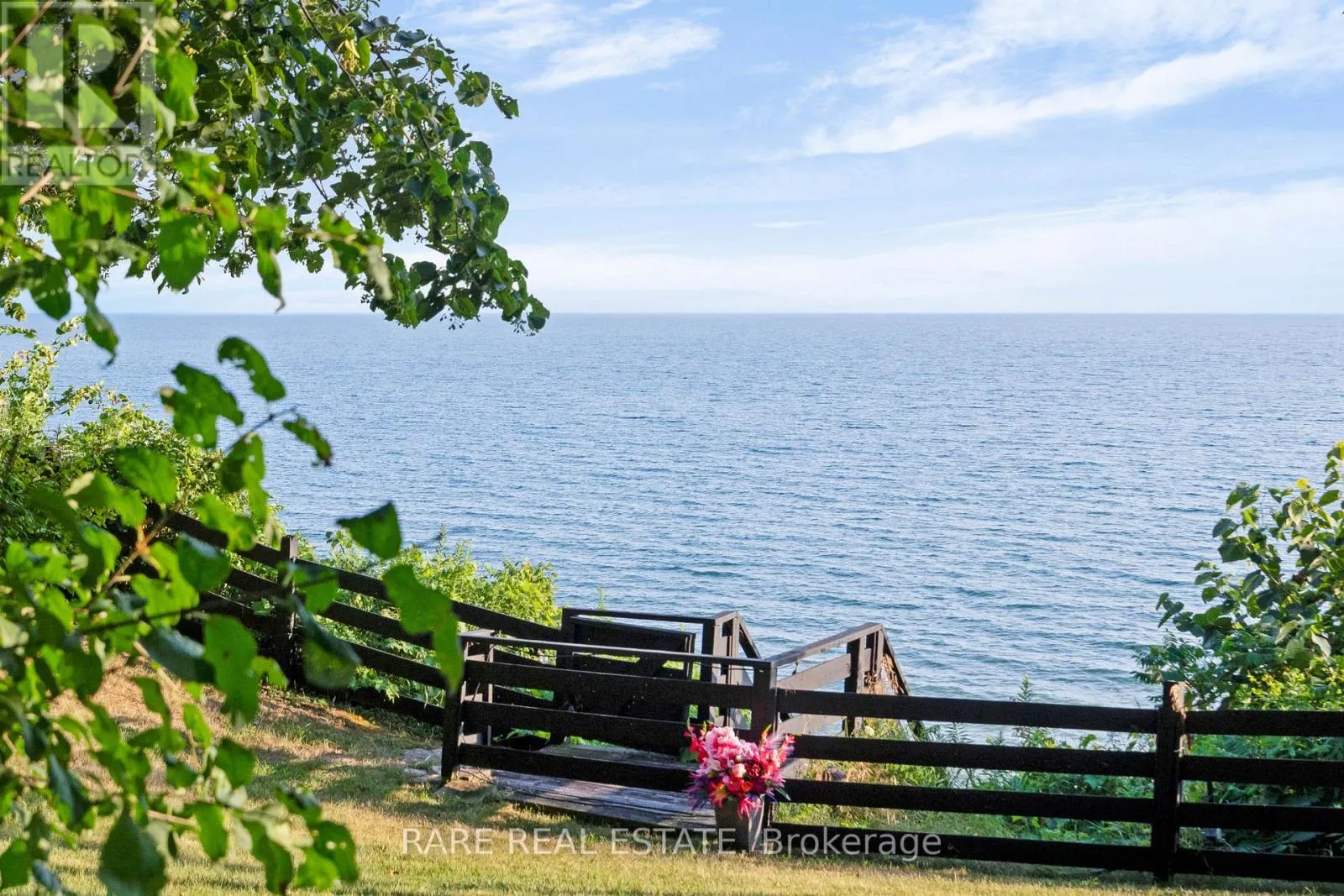 735 LAKESHORE ROAD E