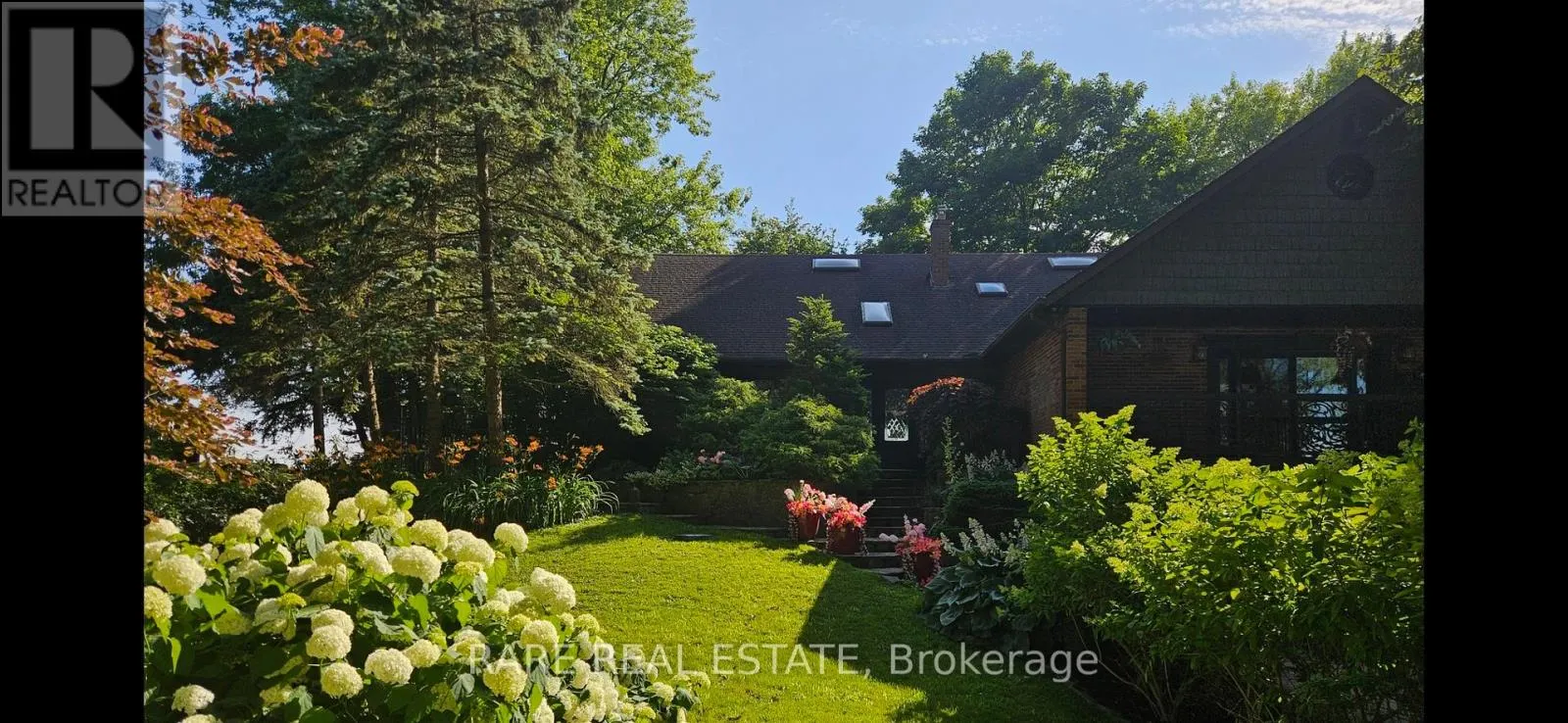 735 LAKESHORE ROAD E