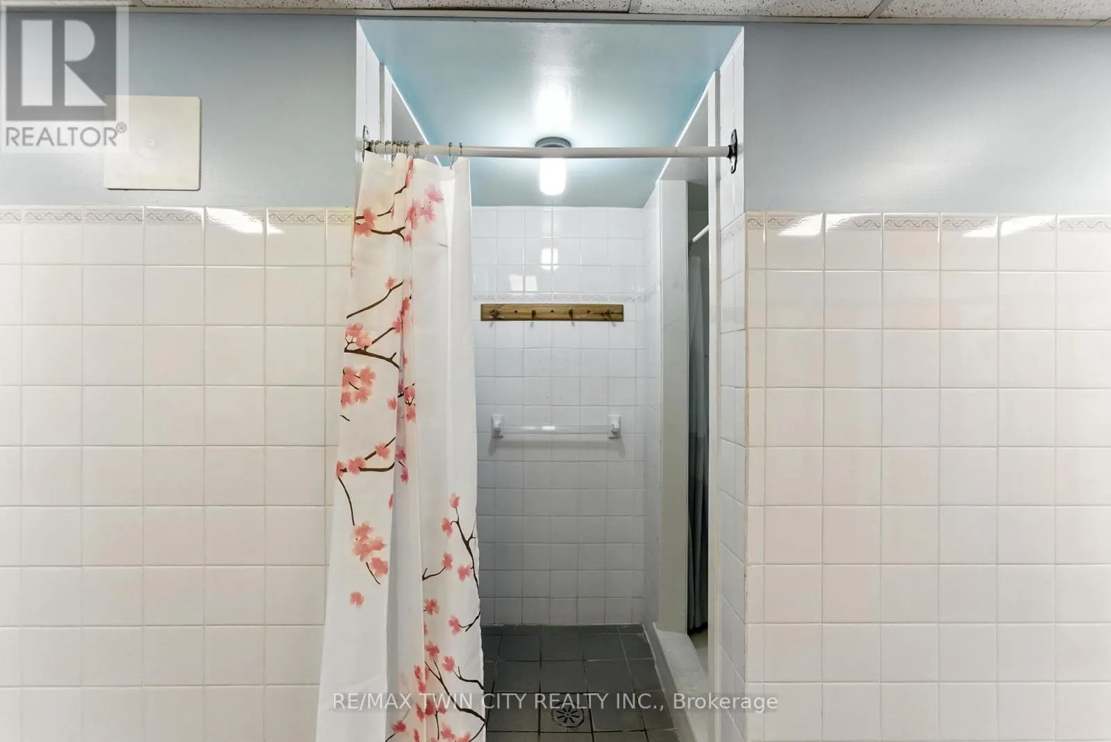1104 - 237 KING STREET W