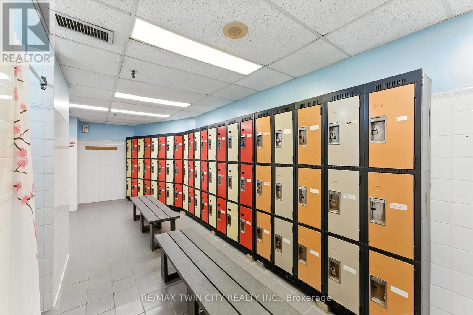 1104 - 237 KING STREET W