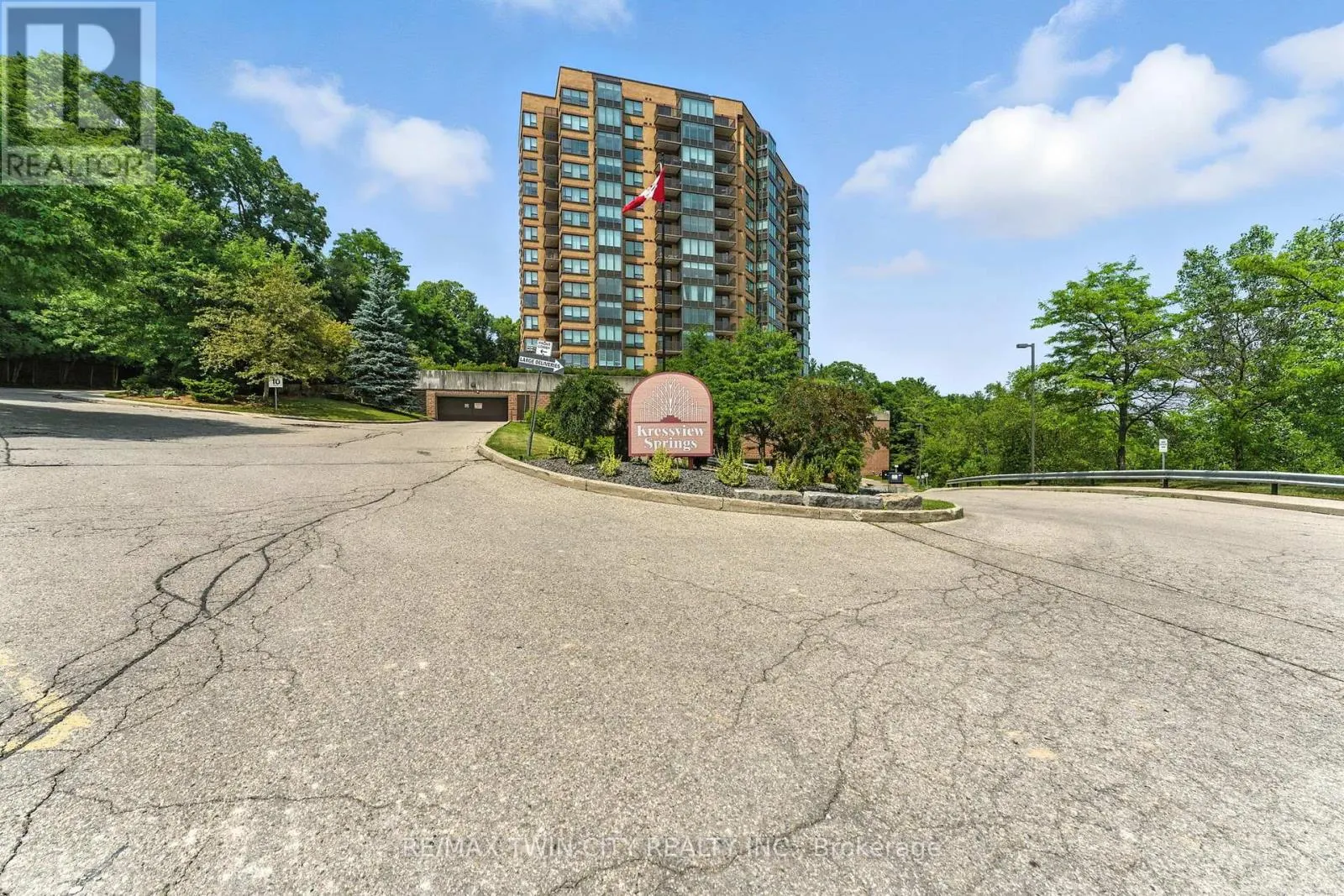 1104 - 237 KING STREET W