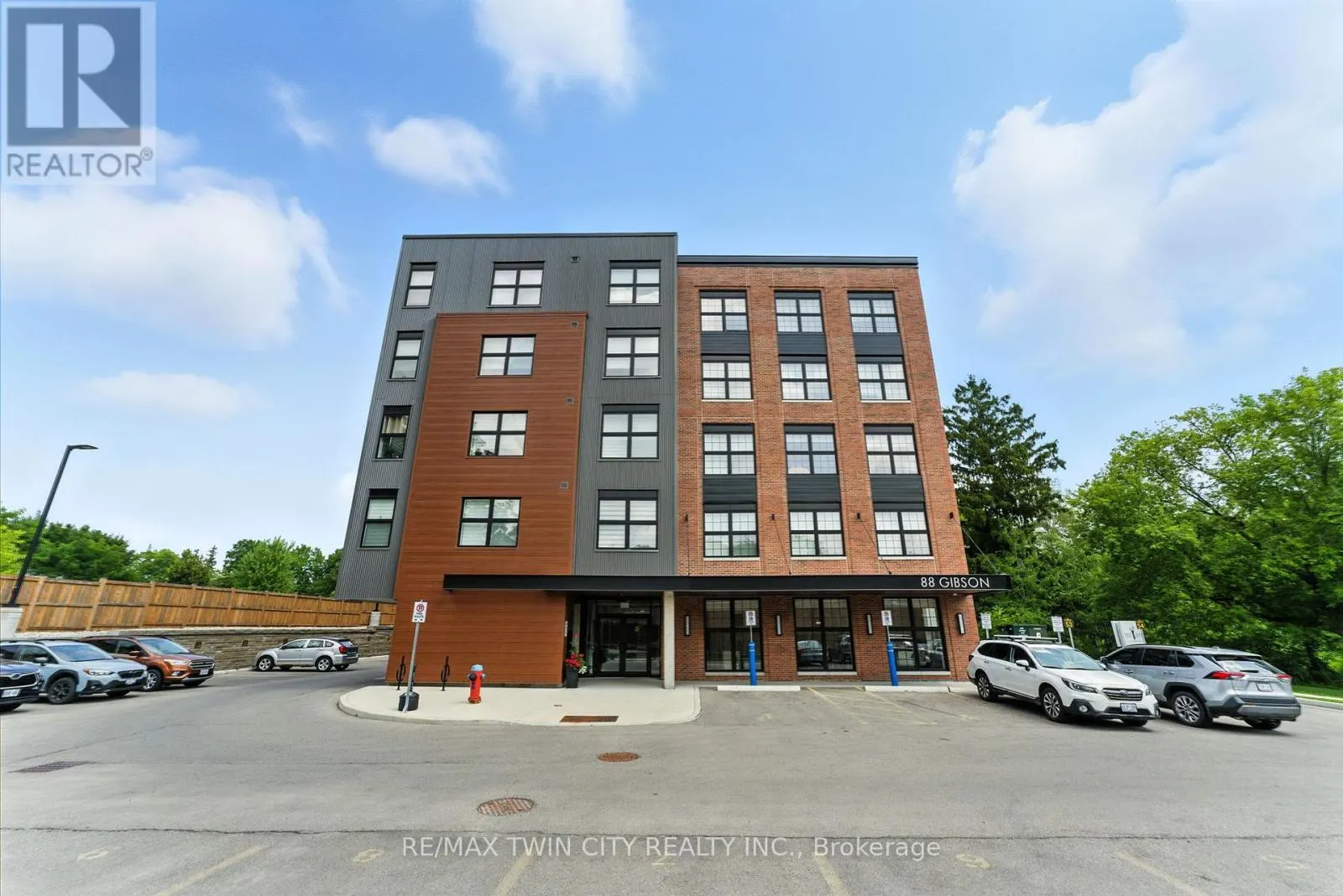 403 - 88 GIBSON STREET