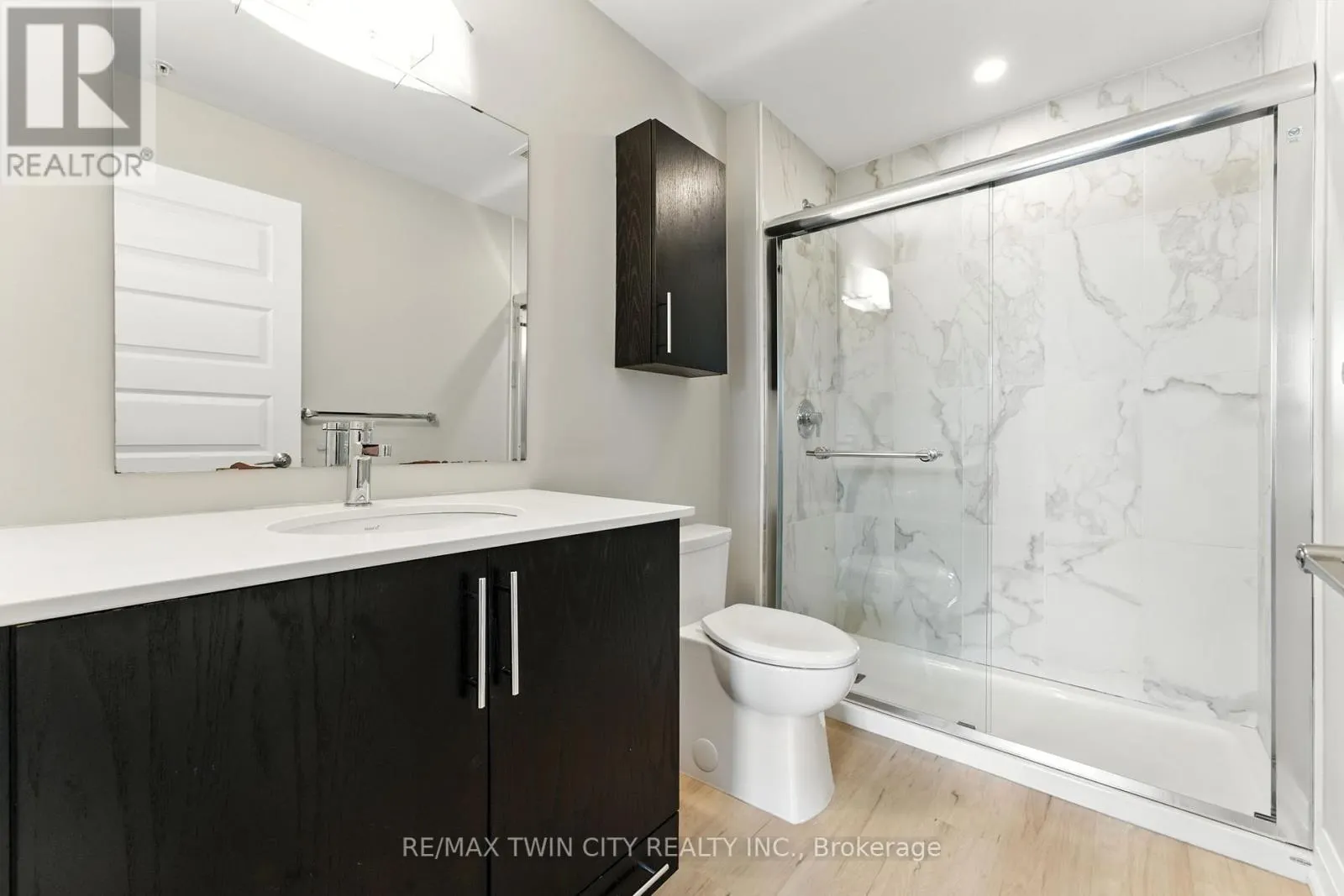 403 - 88 GIBSON STREET