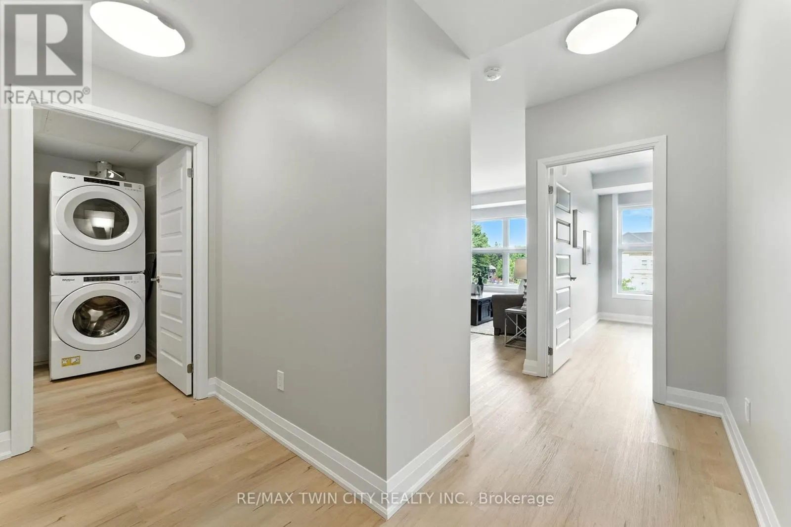 403 - 88 GIBSON STREET