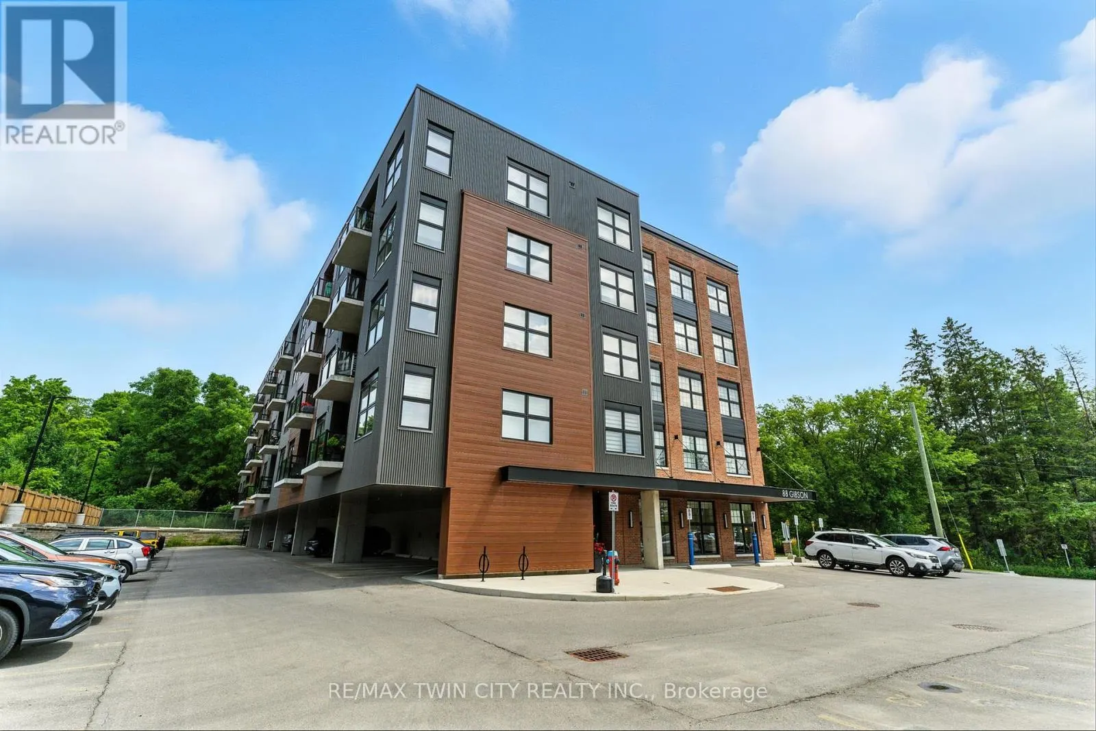 403 - 88 GIBSON STREET