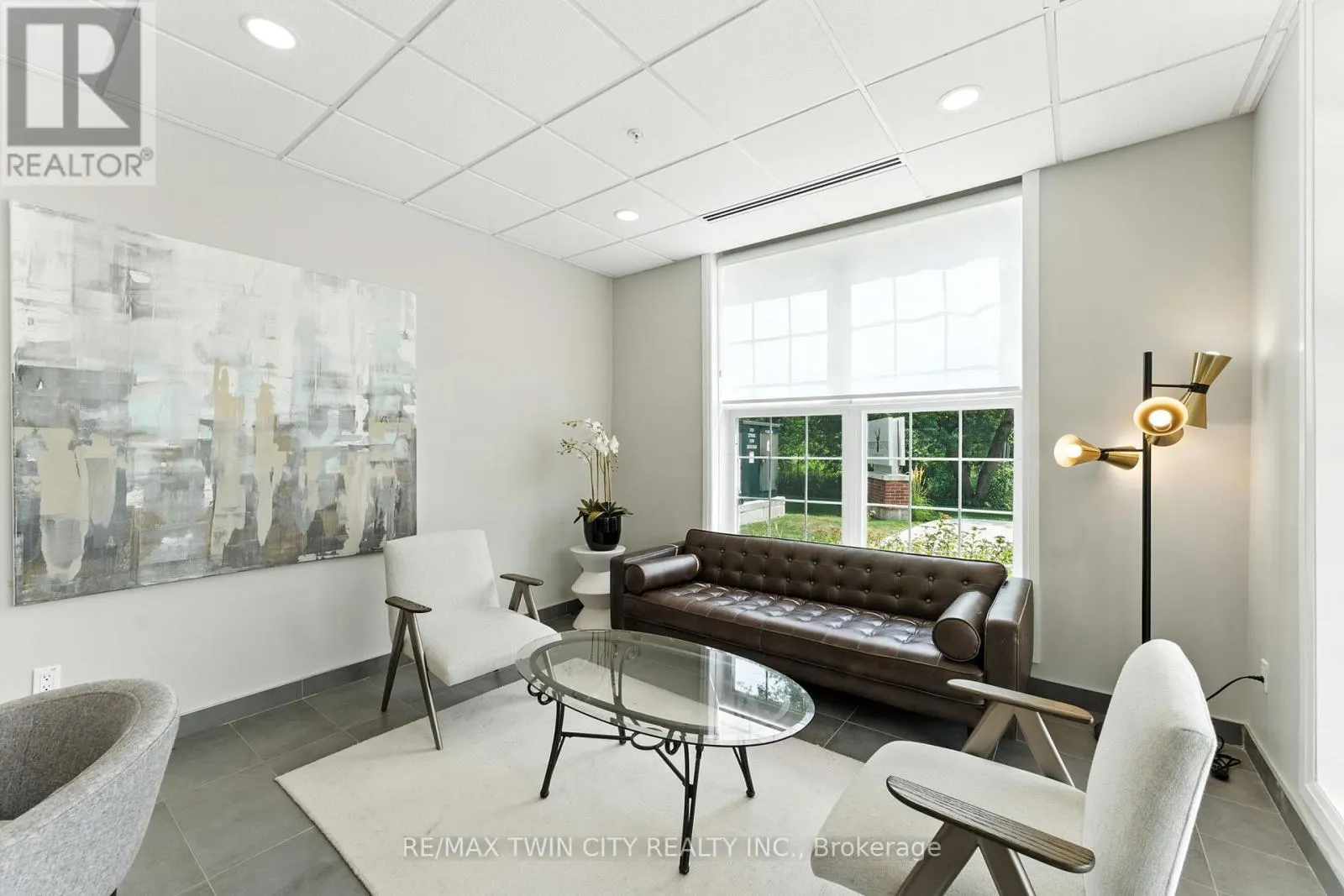 403 - 88 GIBSON STREET
