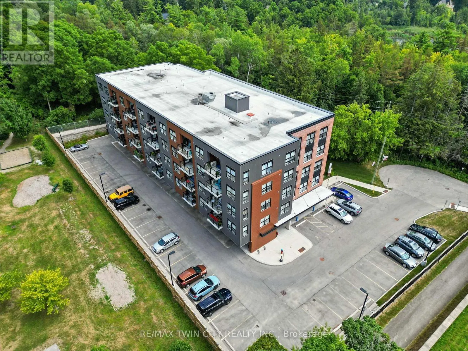 403 - 88 GIBSON STREET