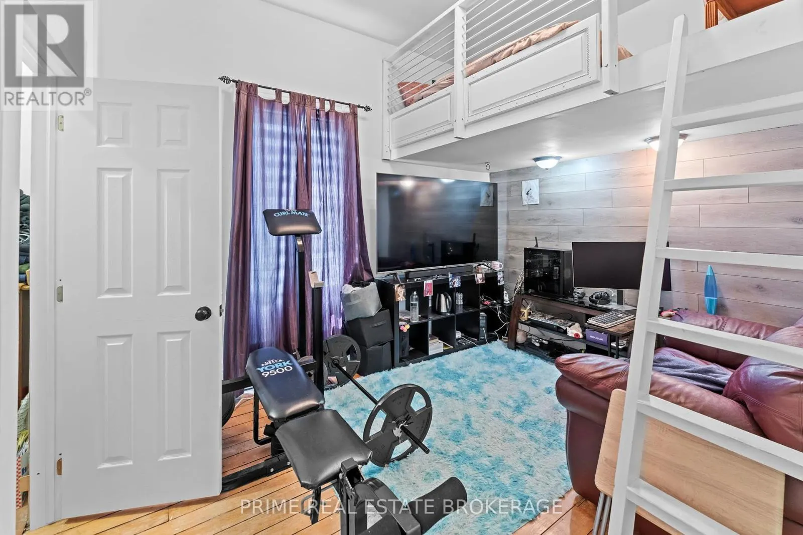 11 MAPLE STREET W