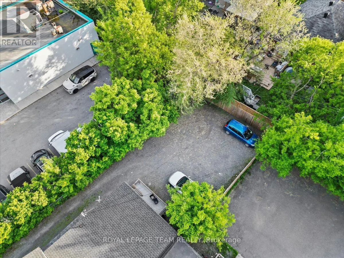 1008 ST. LAURENT BOULEVARD