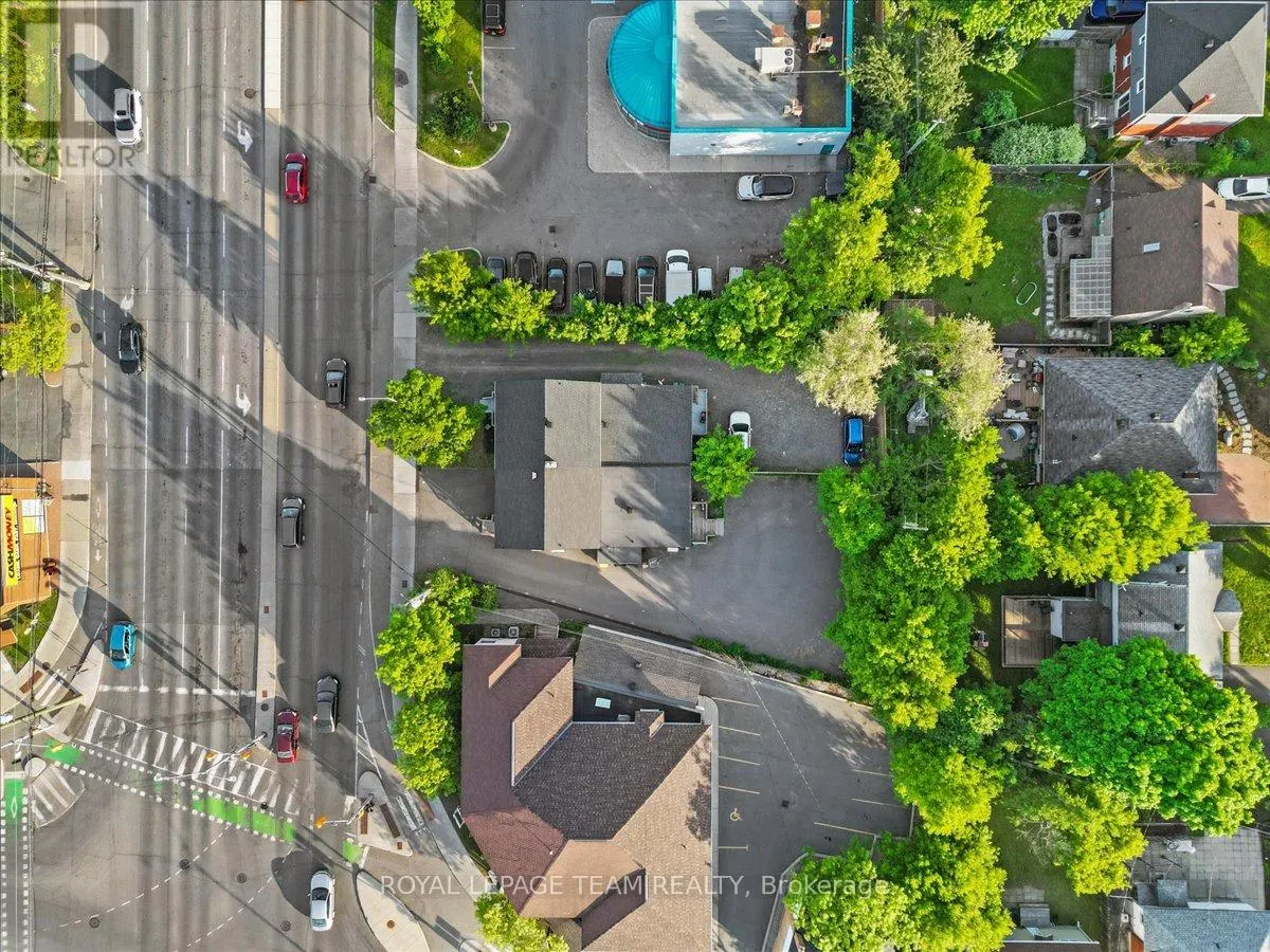 1008 ST. LAURENT BOULEVARD