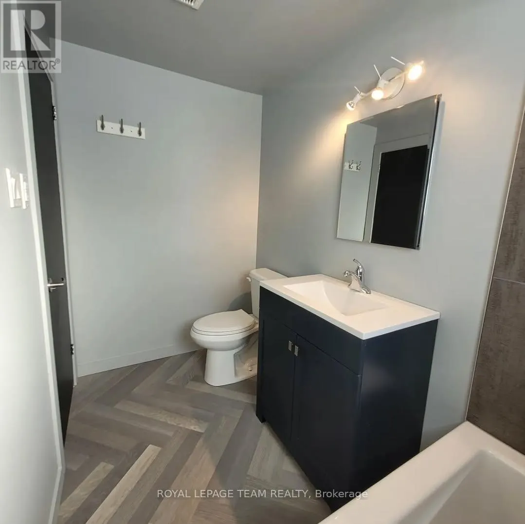 1008 ST. LAURENT BOULEVARD