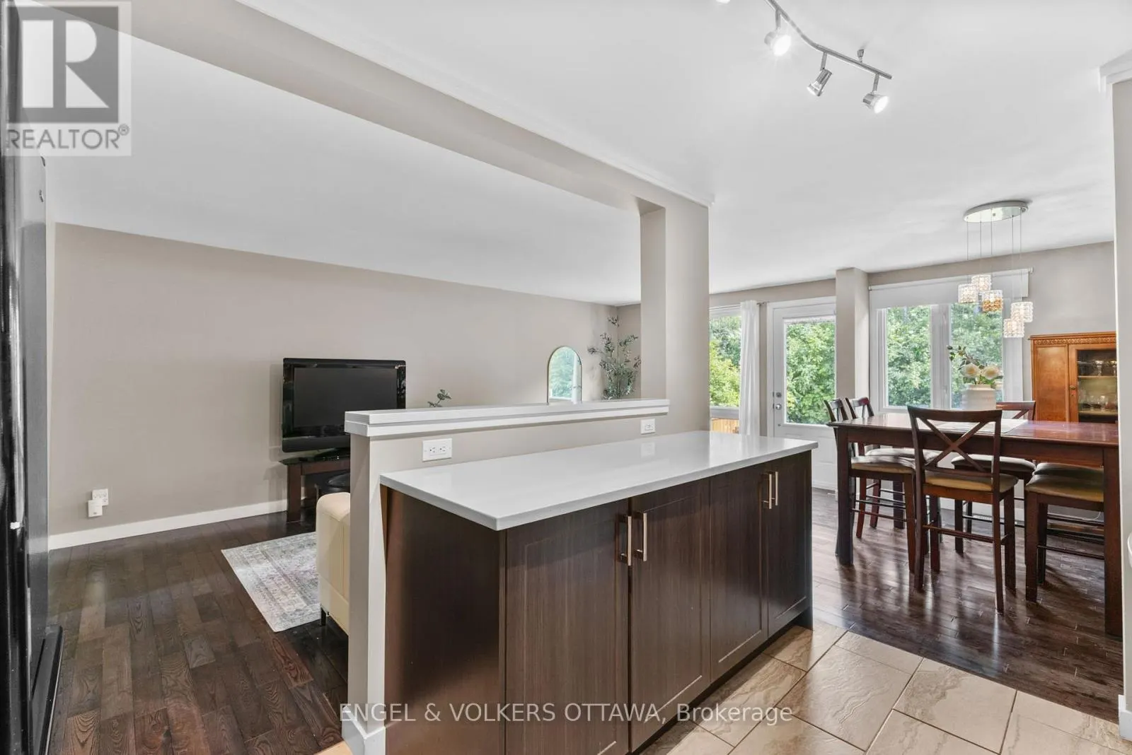 42D BENLEA DRIVE