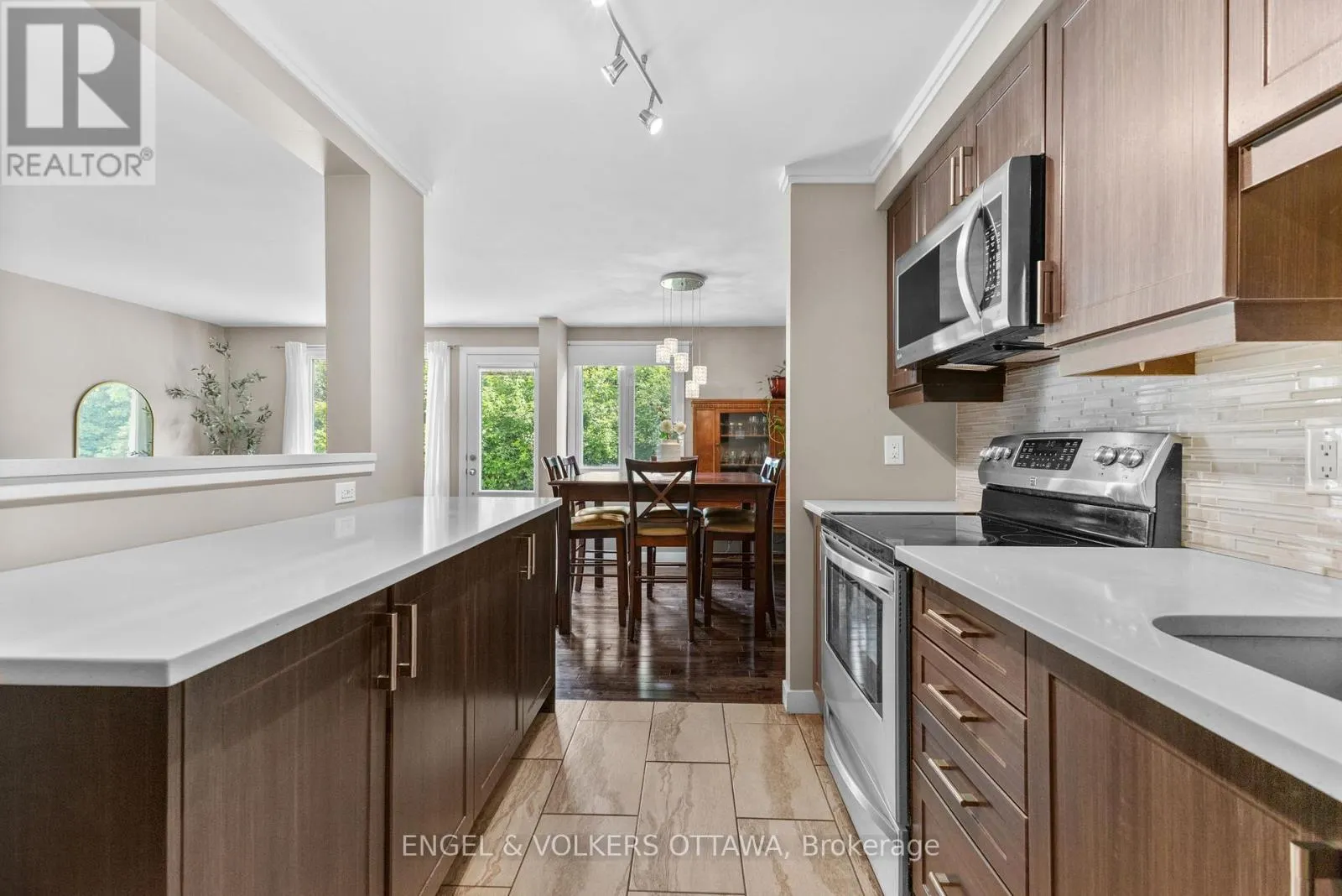 42D BENLEA DRIVE