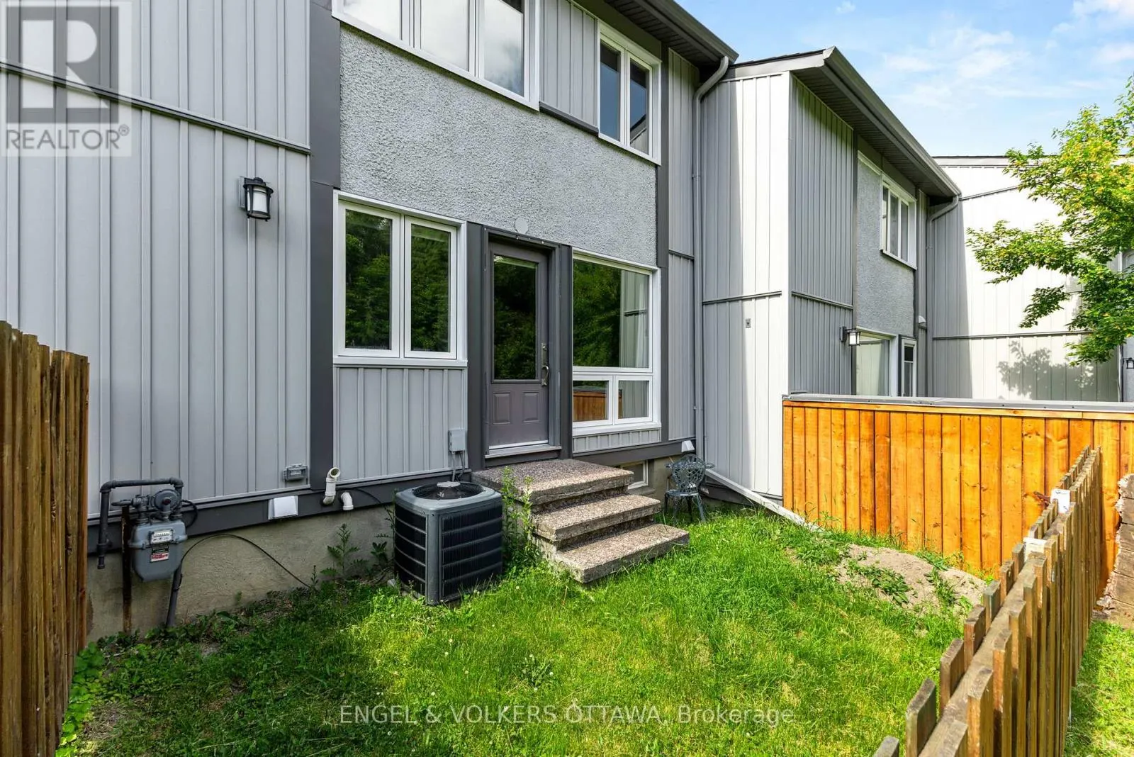 42D BENLEA DRIVE