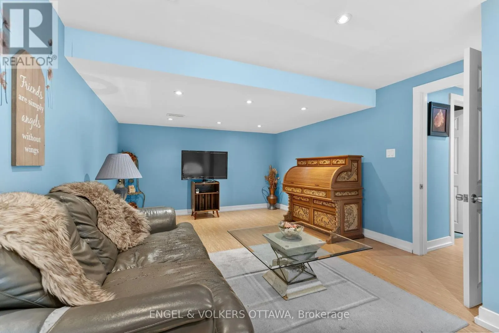 42D BENLEA DRIVE