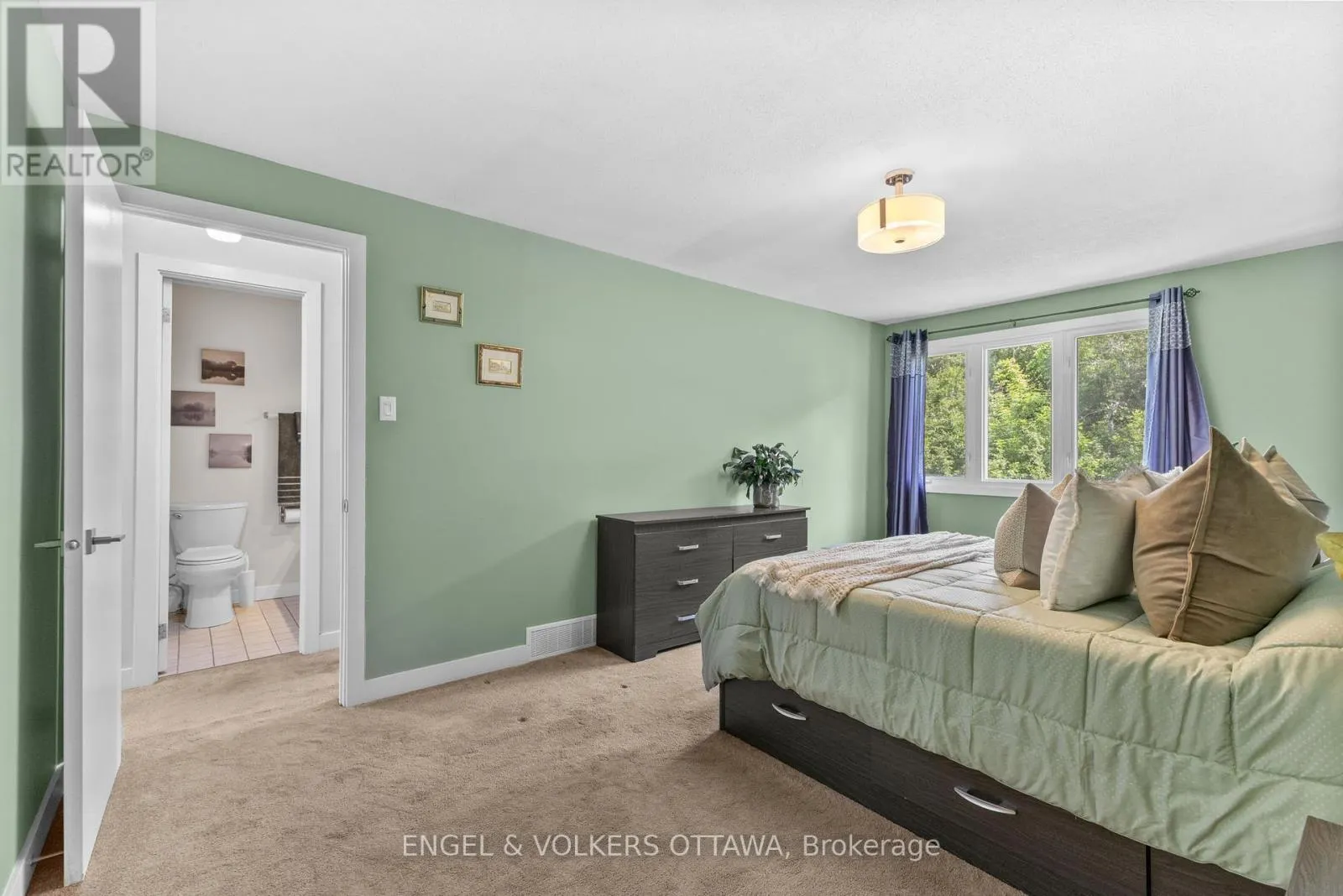 42D BENLEA DRIVE