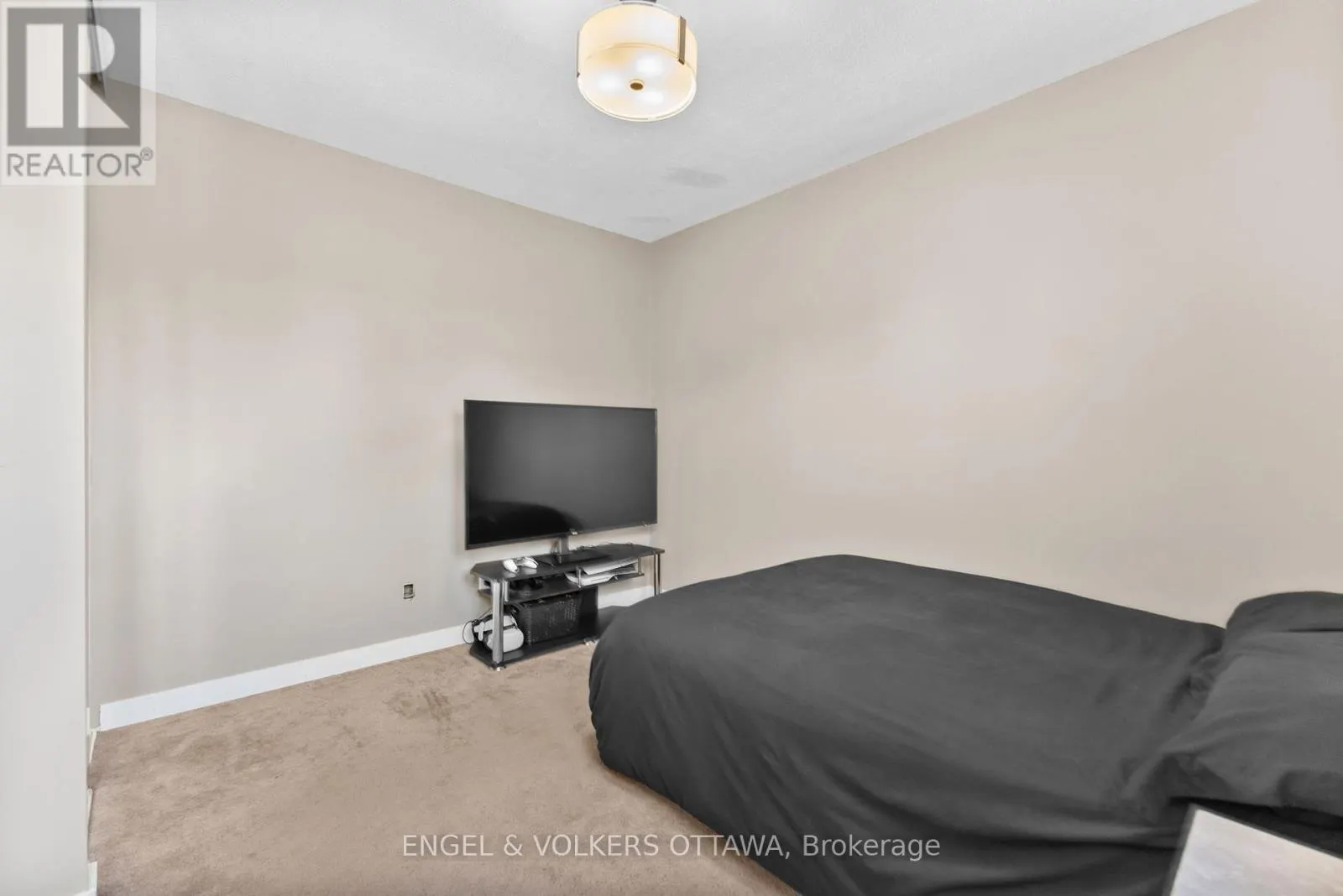 42D BENLEA DRIVE