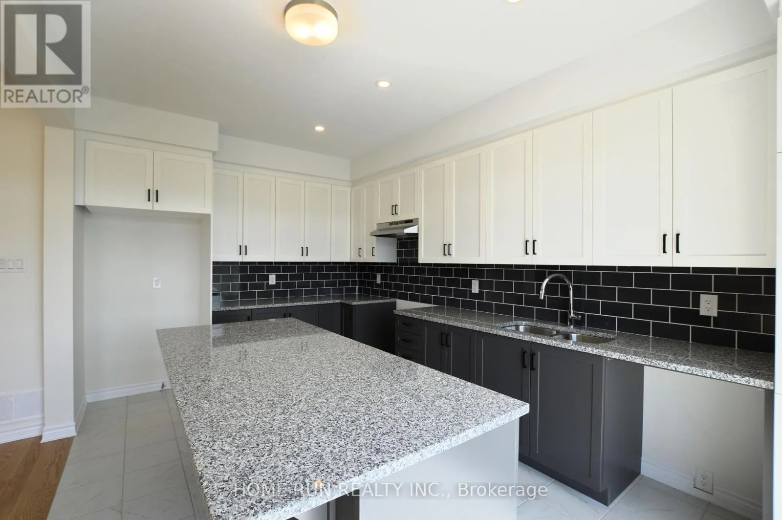 286 TURNBUCKLE CRESCENT