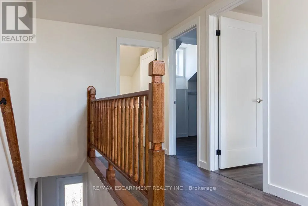 111 WELLINGTON STREET S