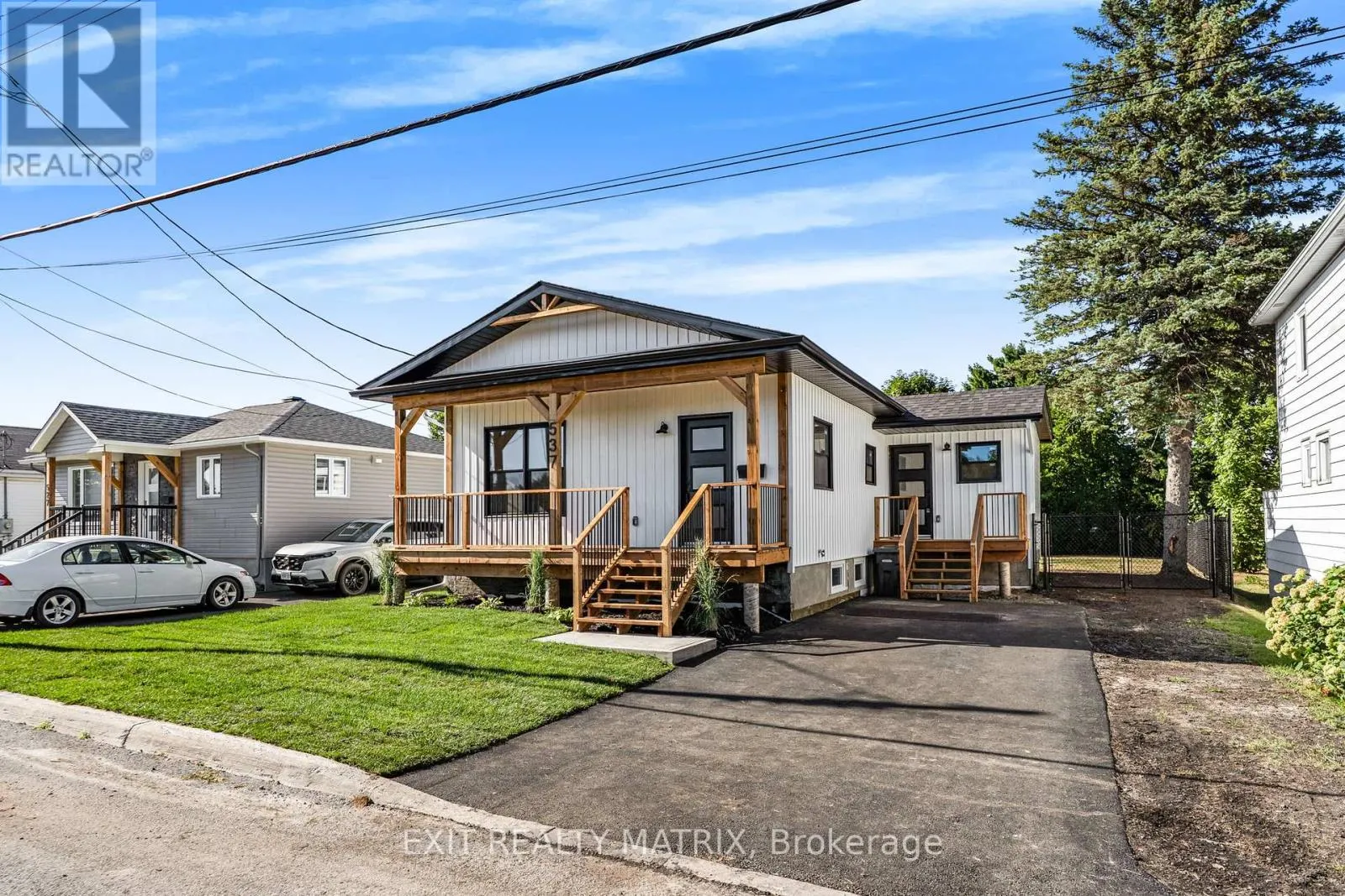 537 HIGGINSON STREET