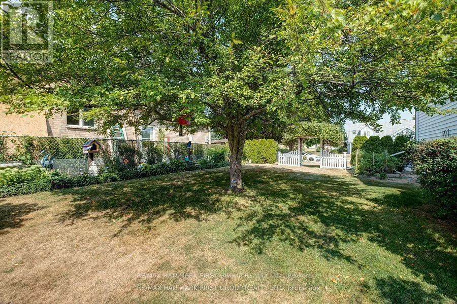 15 CATHERINE CRESCENT