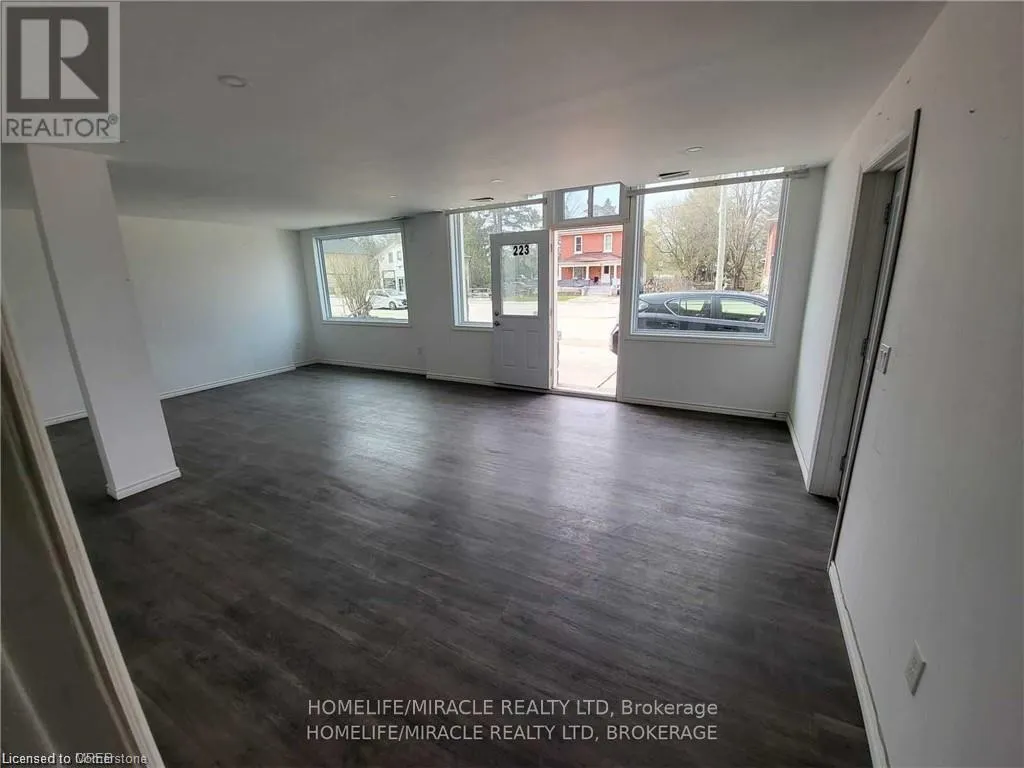 223 GARAFRAXA ST S