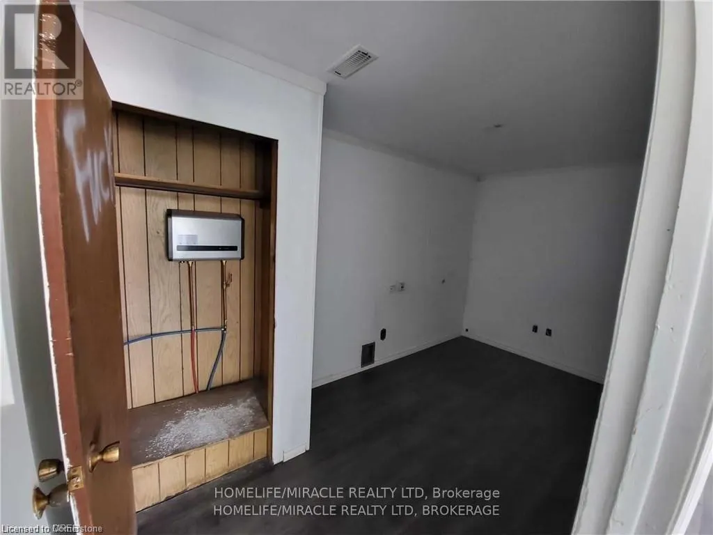 223 GARAFRAXA ST S
