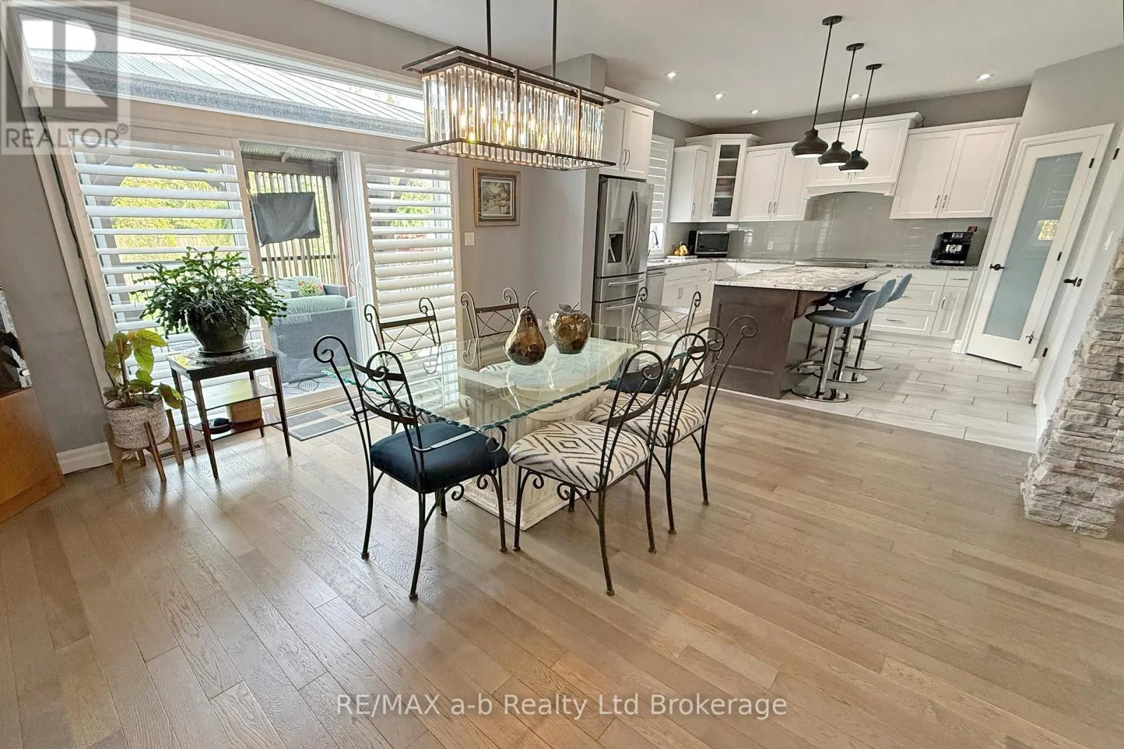 1236 ALBERNI ROAD