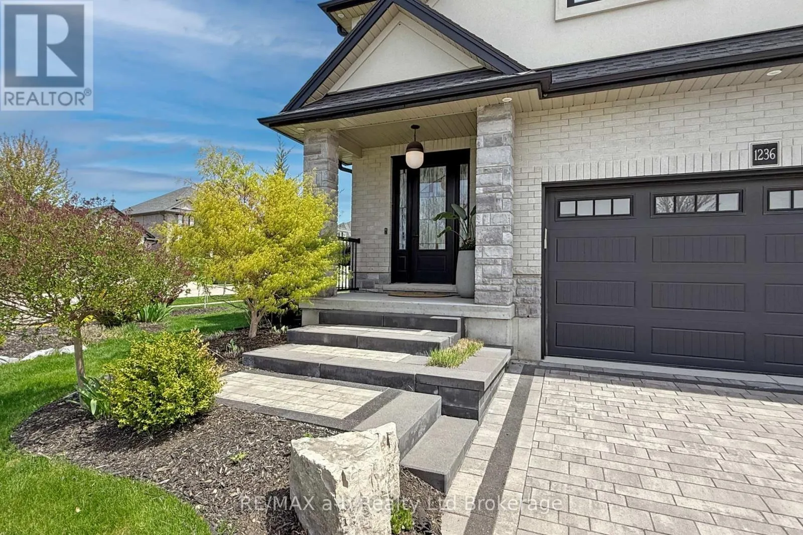 1236 ALBERNI ROAD