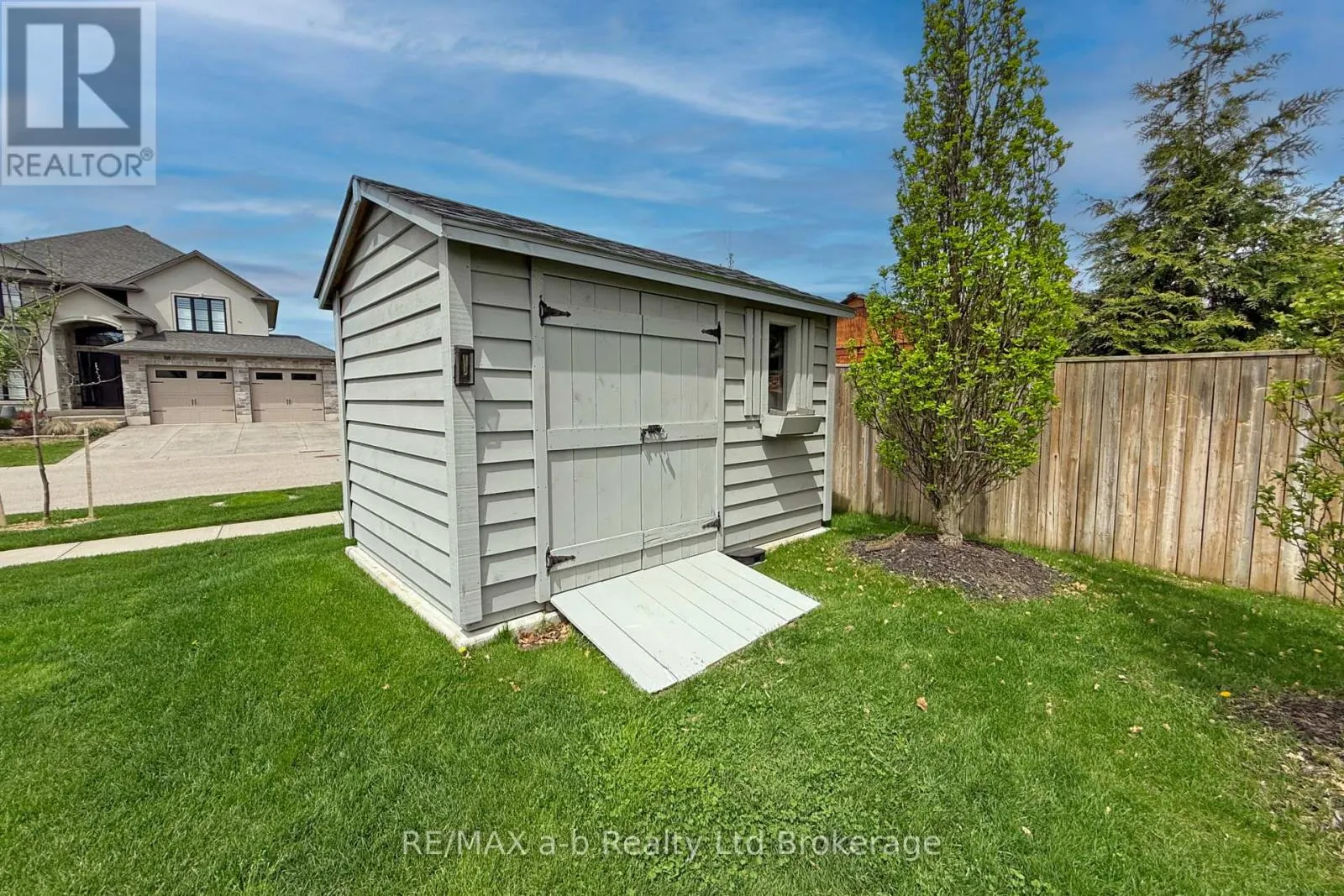 1236 ALBERNI ROAD