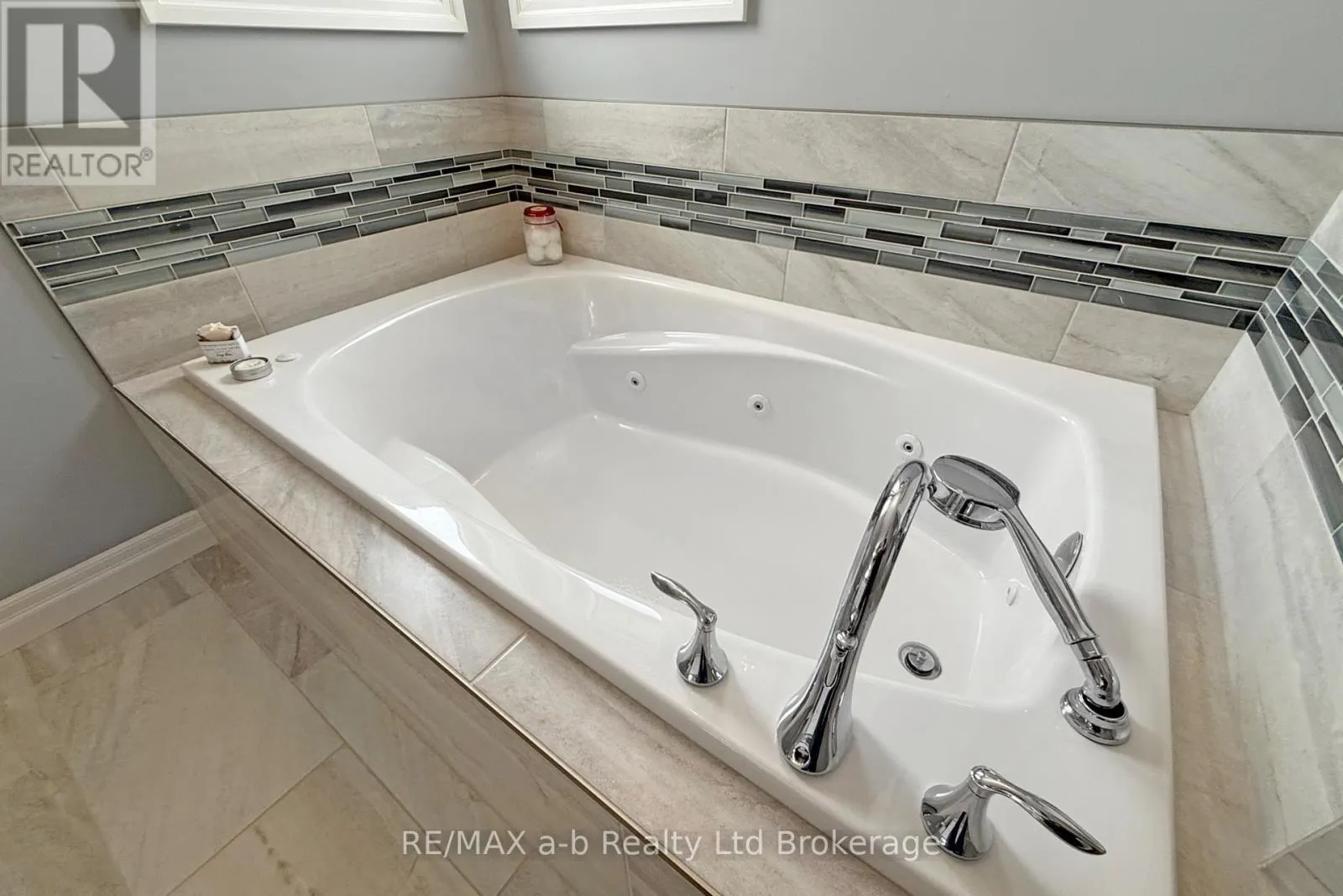 1236 ALBERNI ROAD