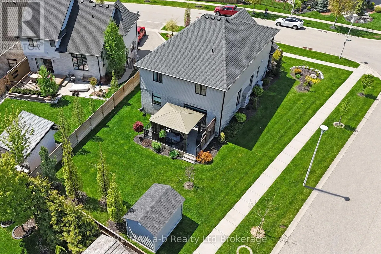 1236 ALBERNI ROAD