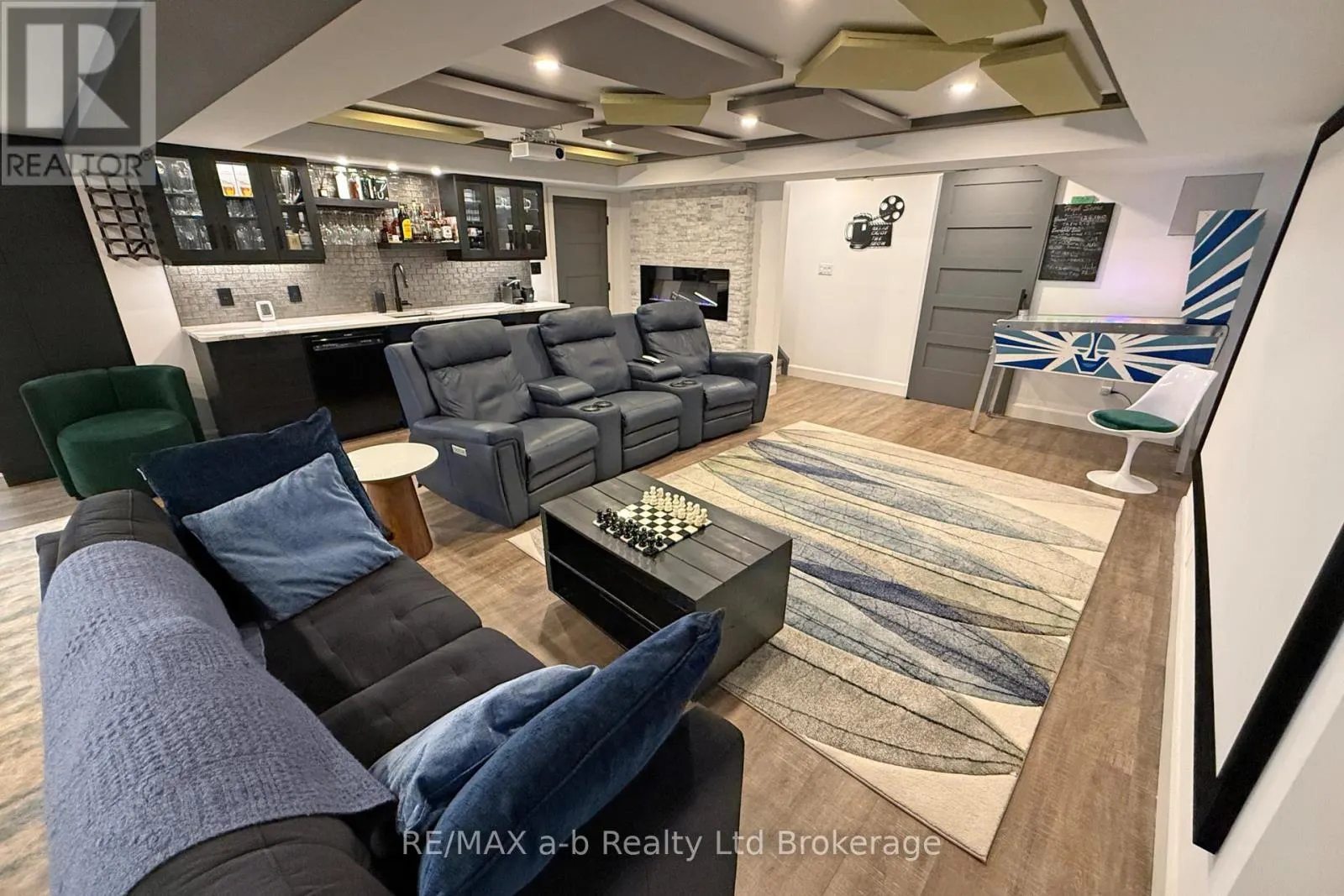 1236 ALBERNI ROAD