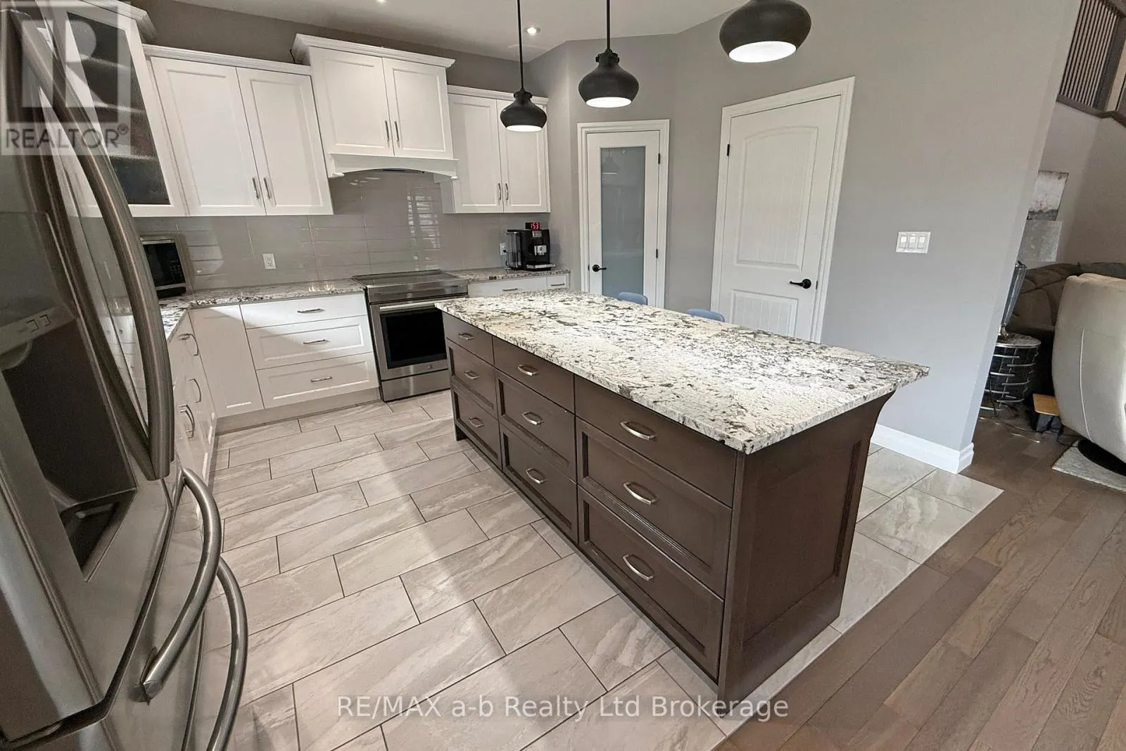 1236 ALBERNI ROAD