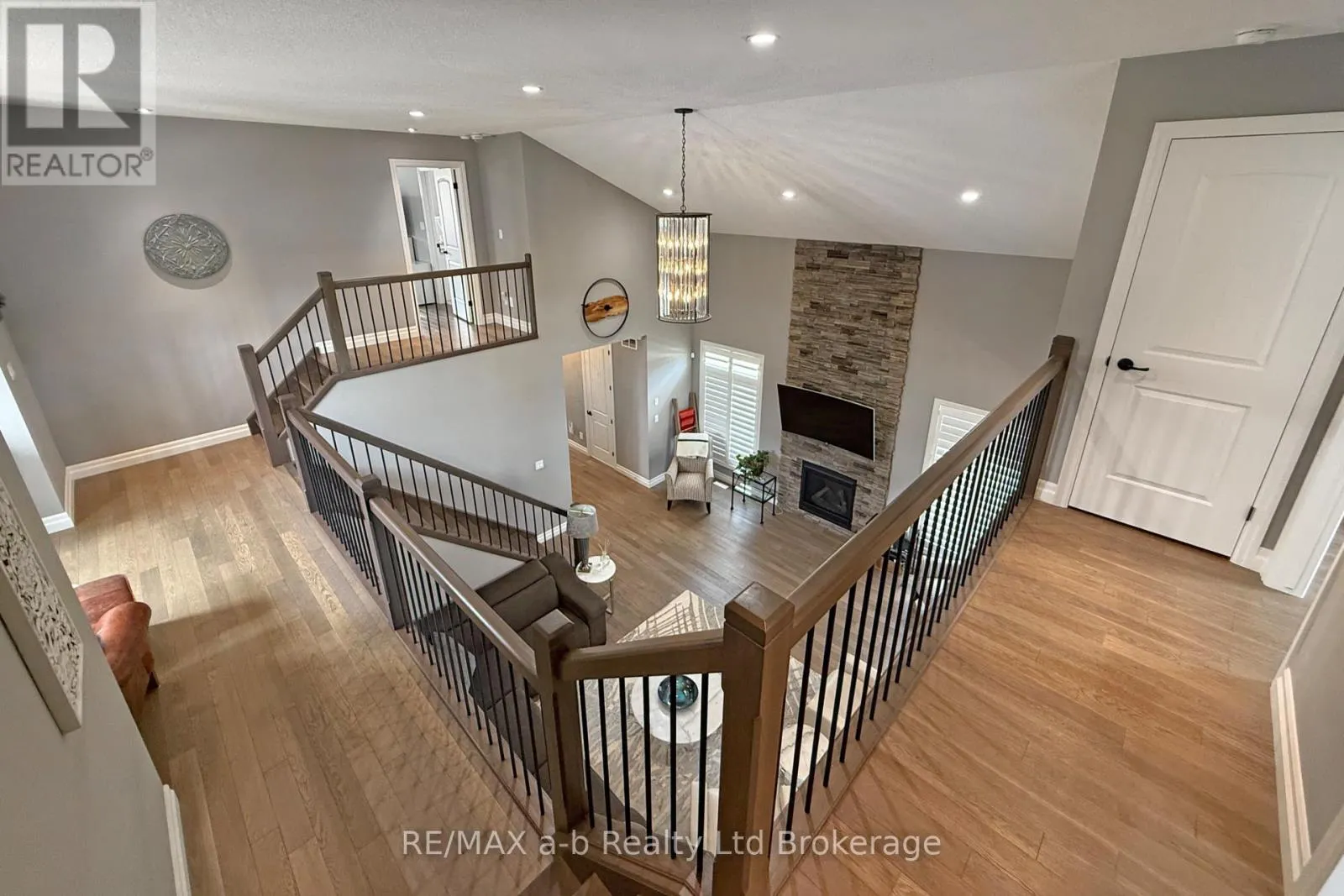 1236 ALBERNI ROAD
