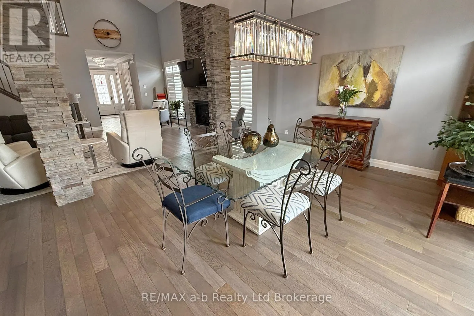 1236 ALBERNI ROAD
