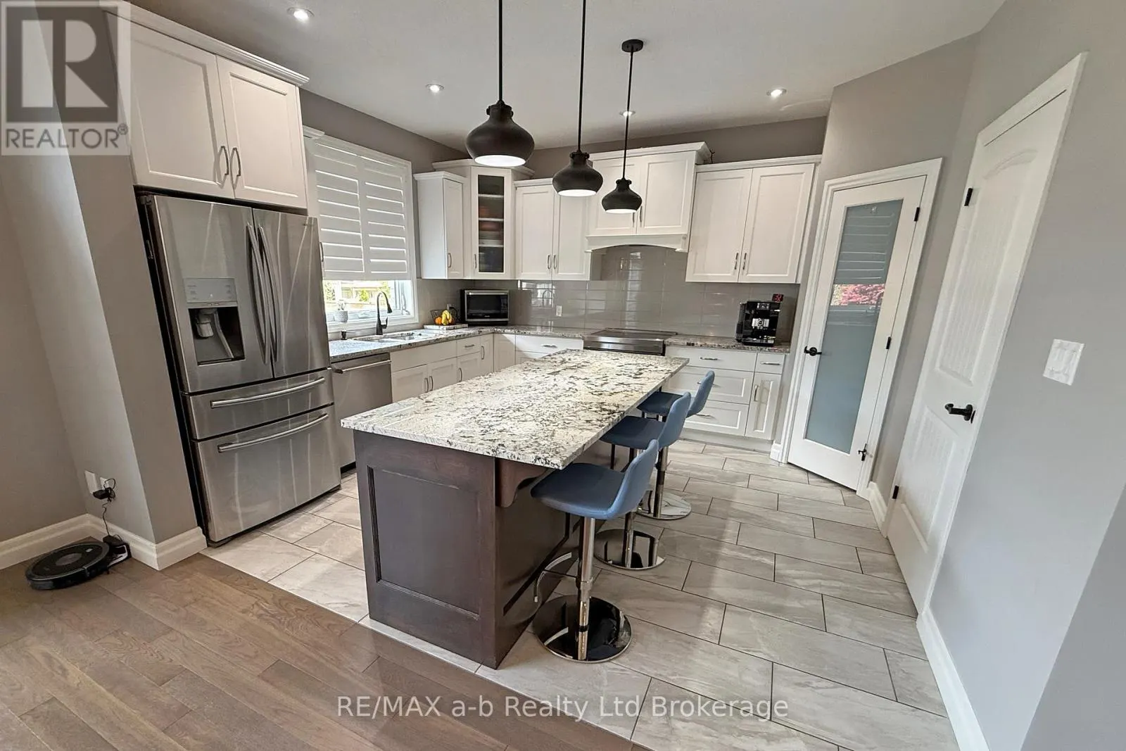 1236 ALBERNI ROAD
