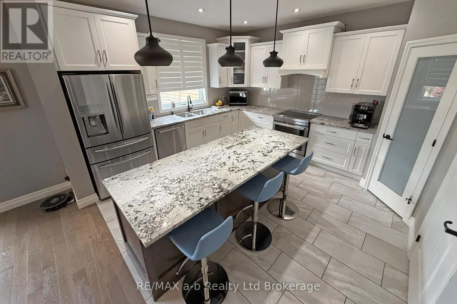 1236 ALBERNI ROAD