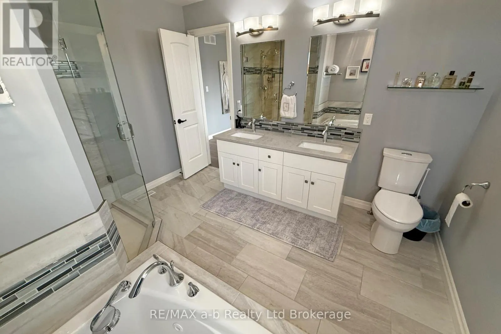 1236 ALBERNI ROAD