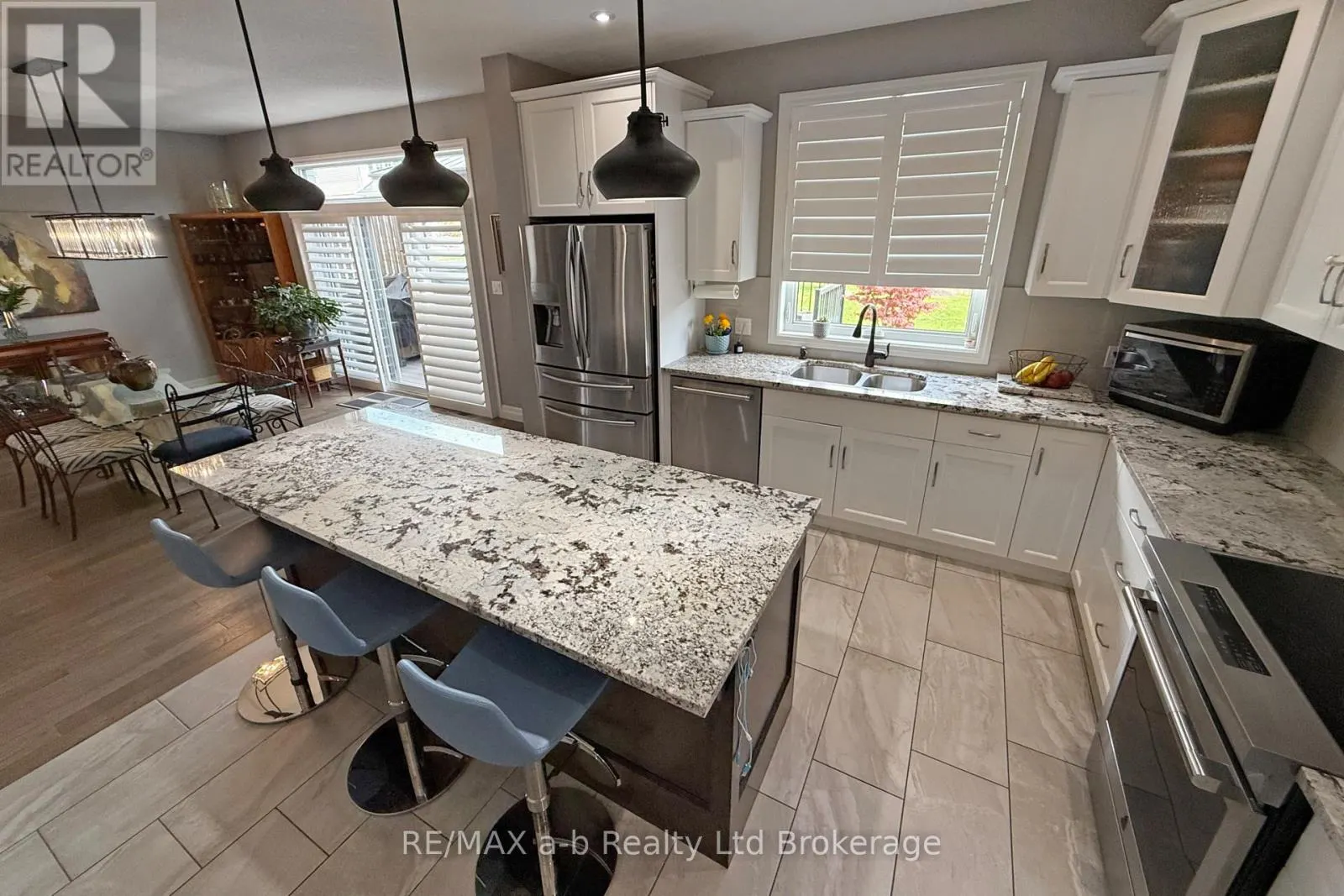 1236 ALBERNI ROAD