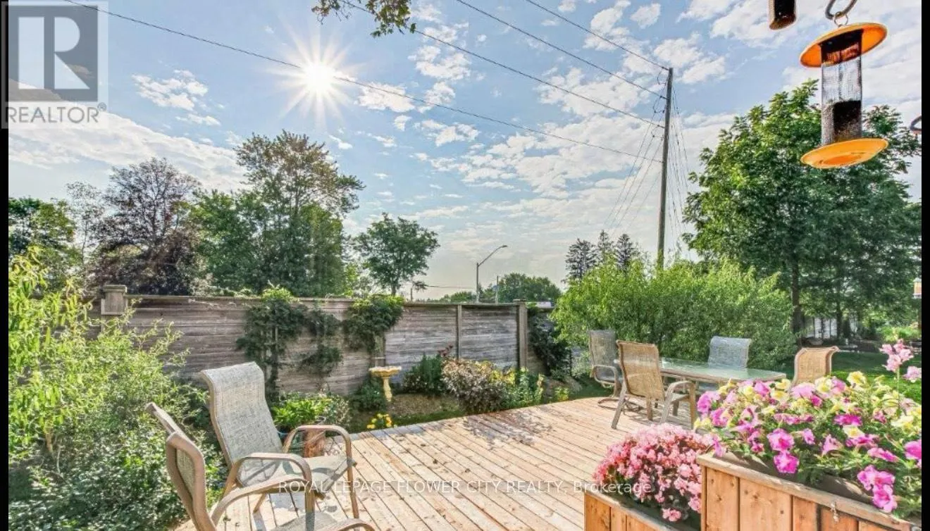 724 GARDEN COURT