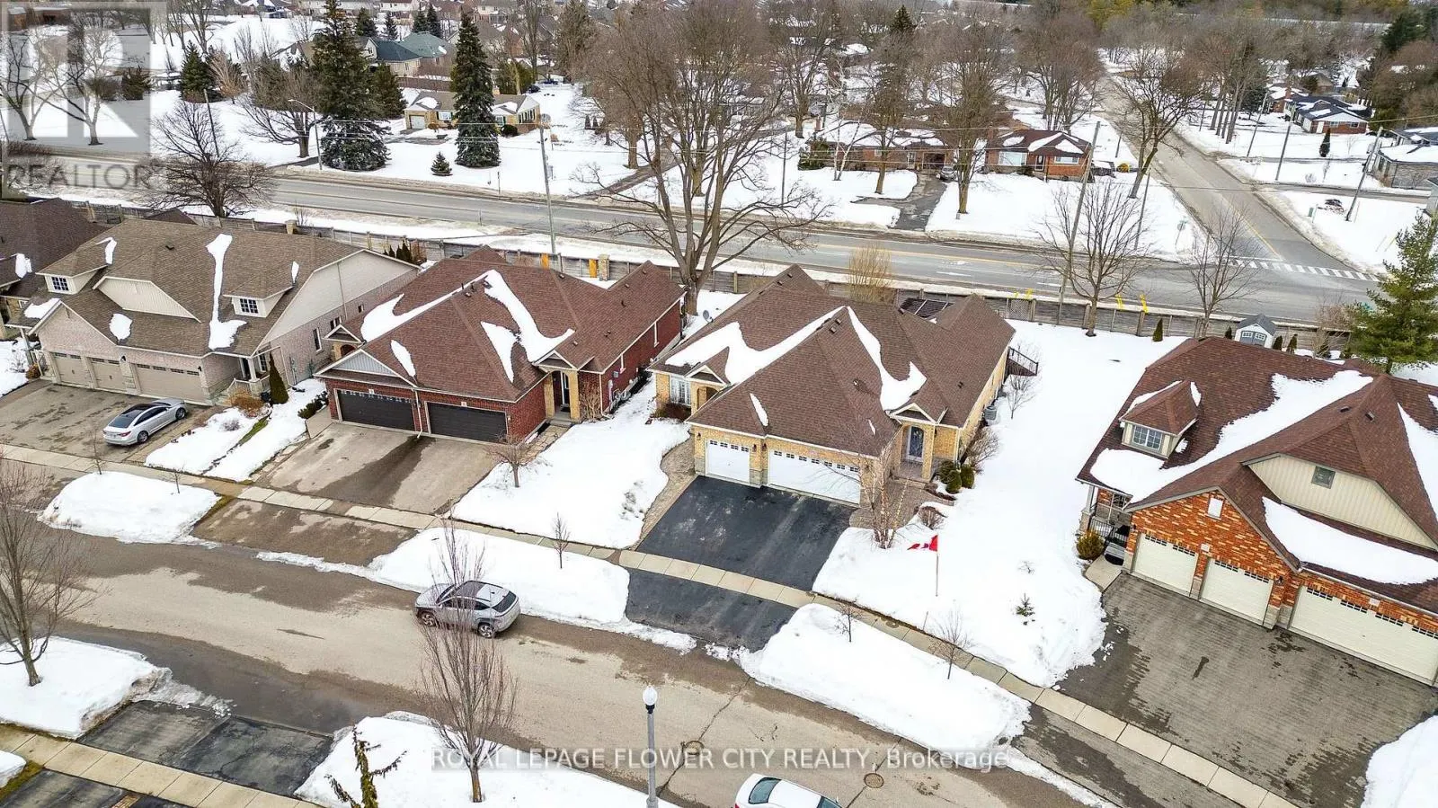 724 GARDEN COURT