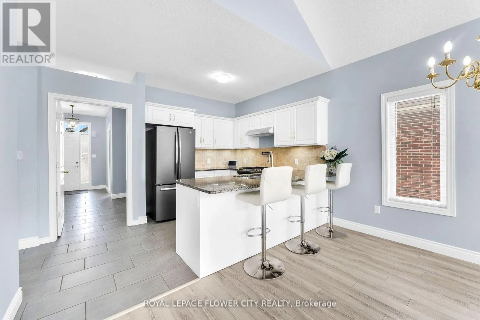 724 GARDEN COURT