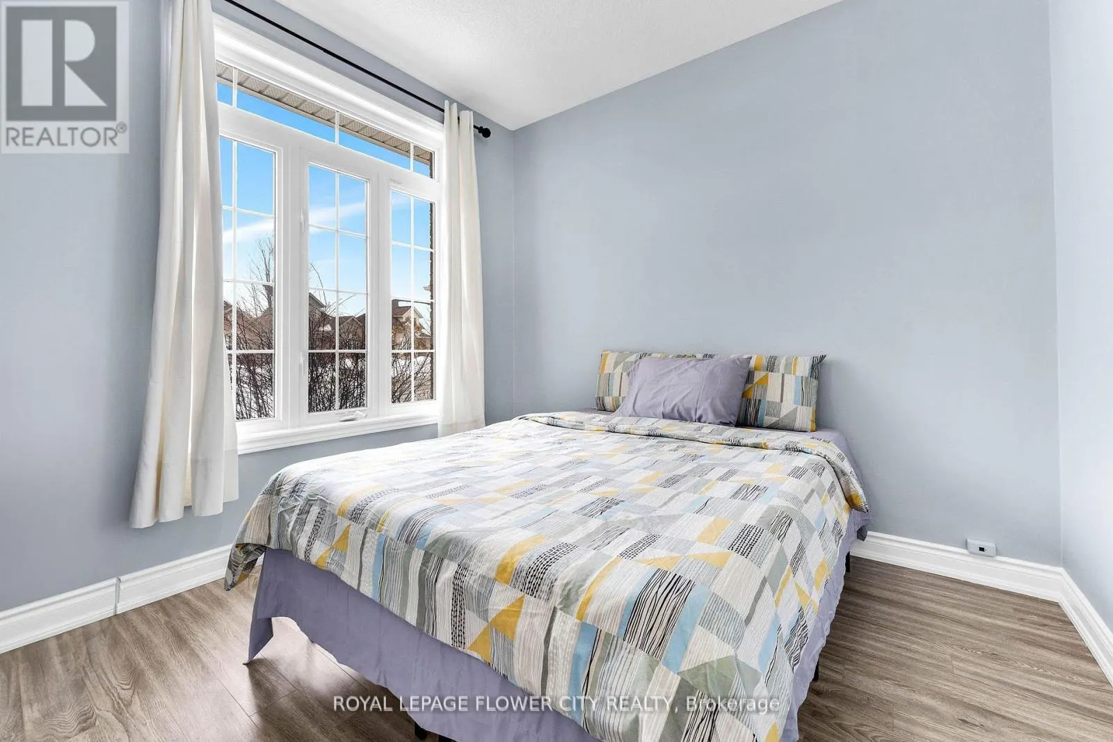 724 GARDEN COURT