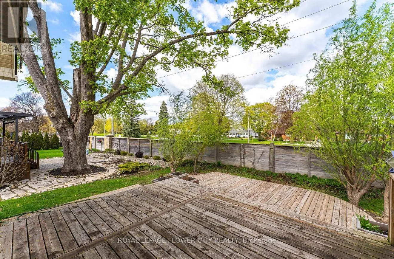 724 GARDEN COURT