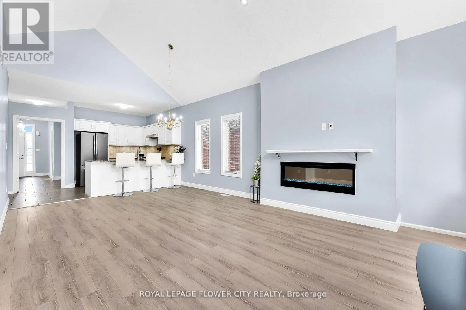 724 GARDEN COURT