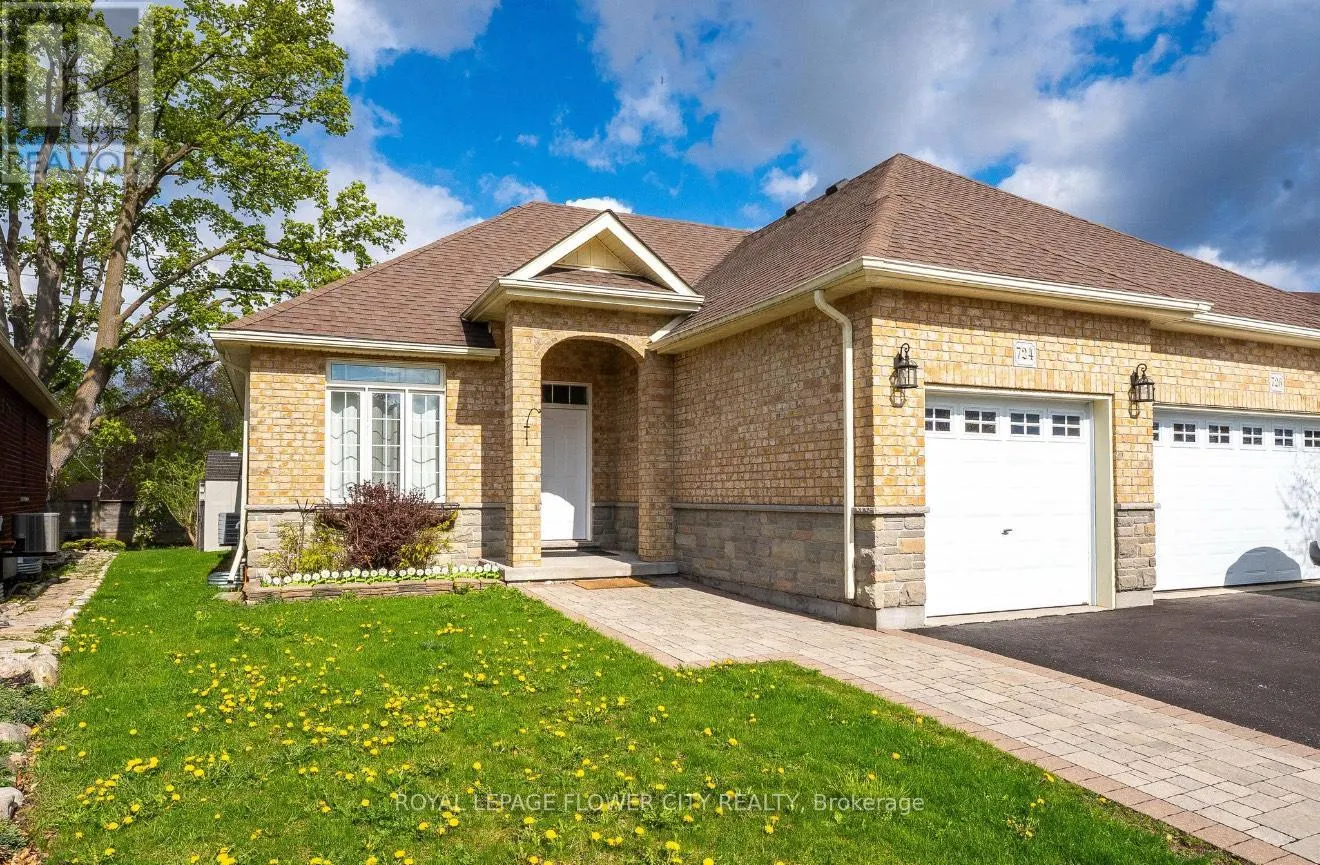 724 GARDEN COURT