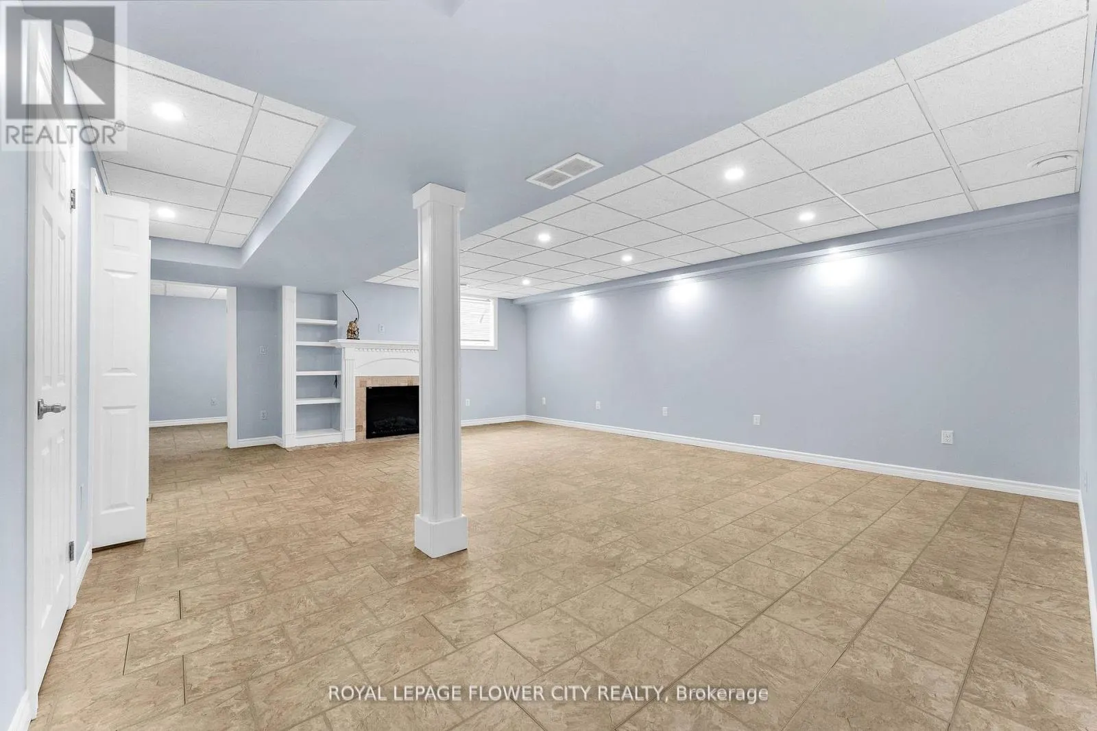 724 GARDEN COURT